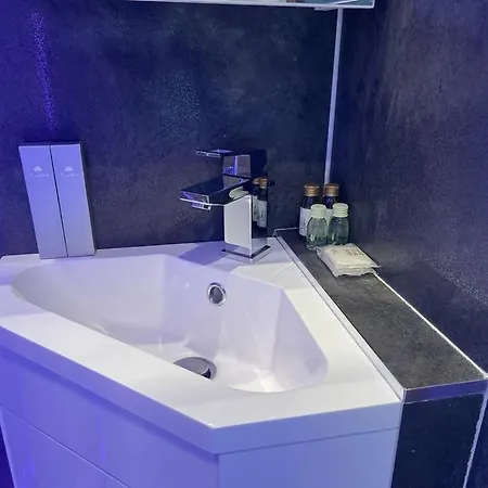 #4 Tgha Luxury One Bedroom In דירה