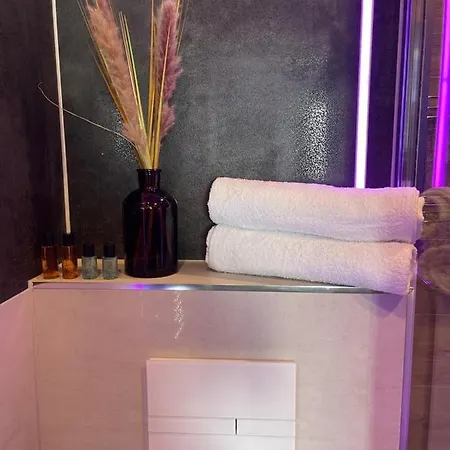 #4 Tgha Luxury One Bedroom In Athlone