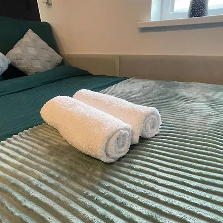 #4 Tgha Luxury One Bedroom In Athlone