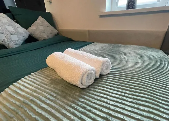 #4 Tgha Luxury One Bedroom In Athlone