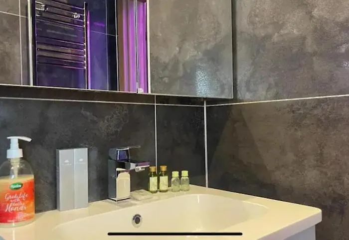 #4 Tgha Luxury One Bedroom In Атлон